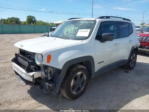 ZACCJAATXGPD42472 2016 JEEP RENEGADE - Image 2