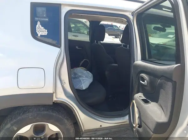 ZACCJAATXGPD71678 2016 JEEP RENEGADE - Image 8