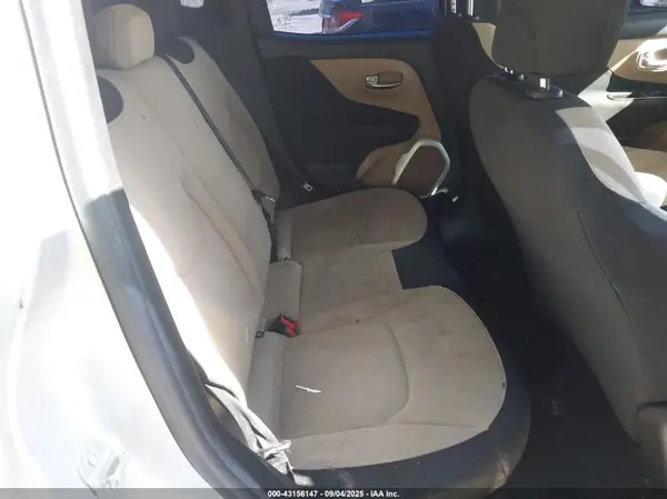 ZACCJAAW3GPC43406 2016 JEEP RENEGADE - Image 8