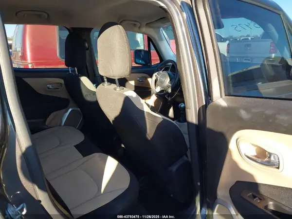 ZACCJAAW8GPC63201 2016 JEEP RENEGADE - Image 8