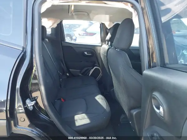 ZACCJAAW9GPC71677 2016 JEEP RENEGADE - Image 8
