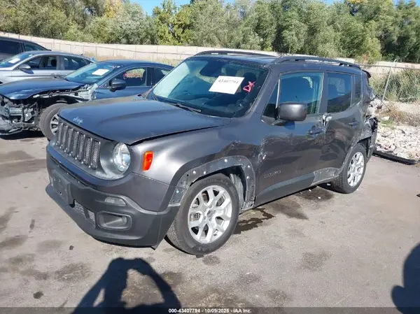 ZACCJABB0HPF01717 2017 JEEP RENEGADE - Image 2