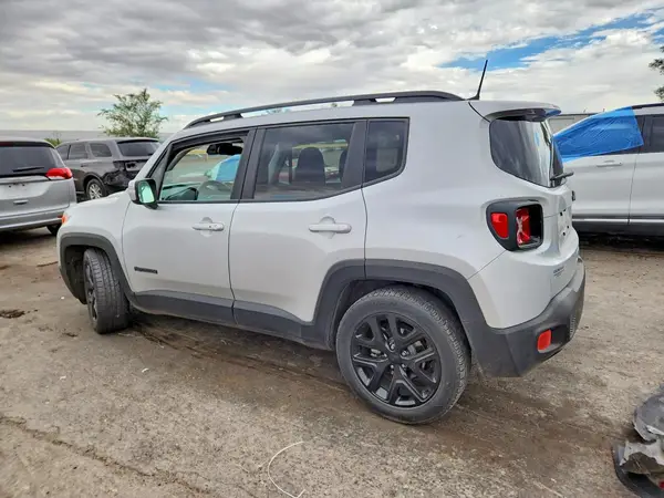 ZACCJABB0JPH32221 2018 JEEP RENEGADE - Image 2
