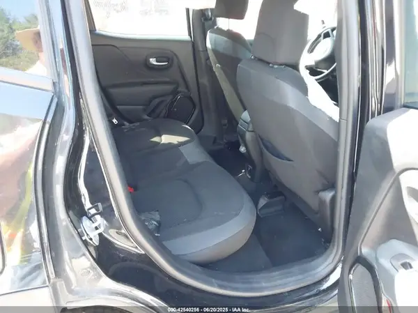 ZACCJABB0JPJ07945 2018 JEEP RENEGADE - Image 8