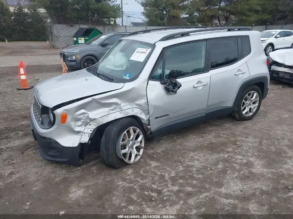 ZACCJABB1HPG33322 2017 JEEP RENEGADE - Image 2