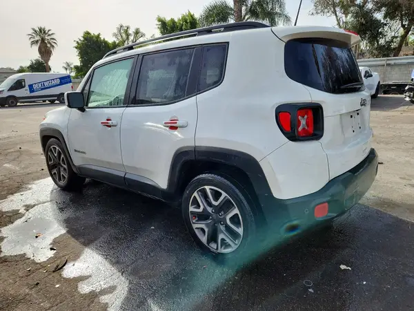 ZACCJABB1JPG86656 2018 JEEP RENEGADE - Image 2