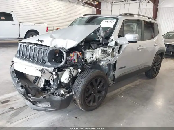 ZACCJABB1JPH32616 2018 JEEP RENEGADE - Image 2