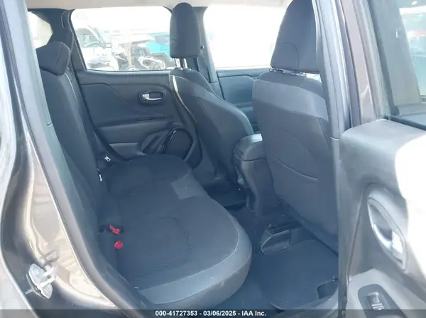 ZACCJABB1JPJ49623 2018 JEEP RENEGADE - Image 8