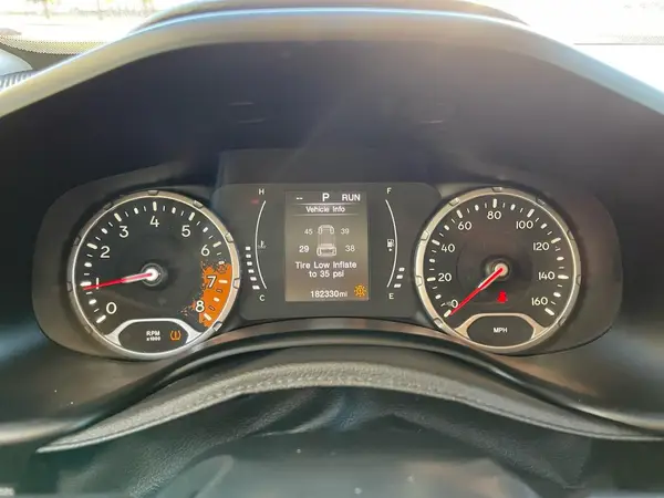 ZACCJABB2HPE62273 2017 JEEP RENEGADE - Image 8