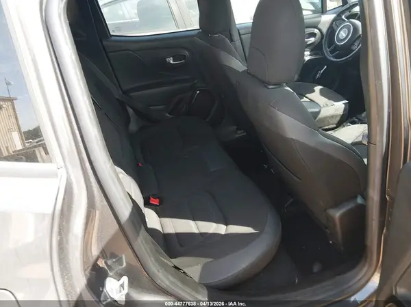 ZACCJABB2HPG60156 2017 JEEP RENEGADE - Image 8