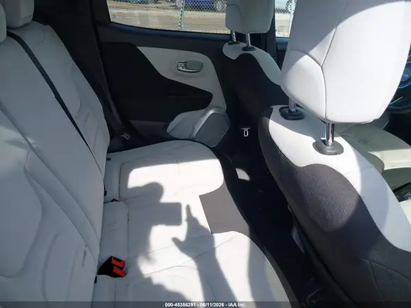 ZACCJABB2JPH02492 2018 JEEP RENEGADE - Image 8