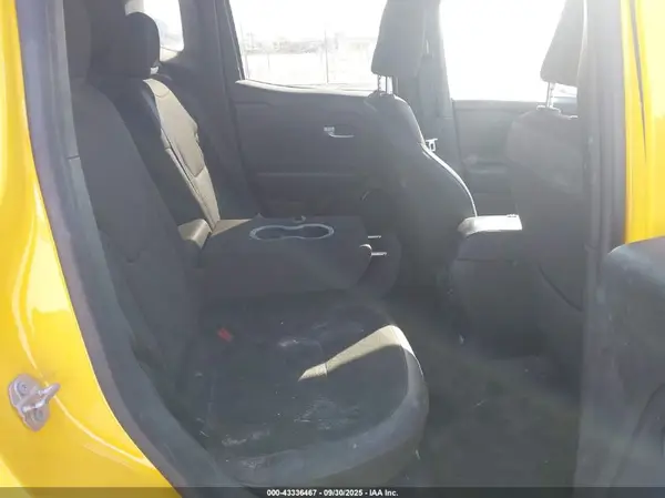 ZACCJABB2JPH77077 2018 JEEP RENEGADE - Image 8
