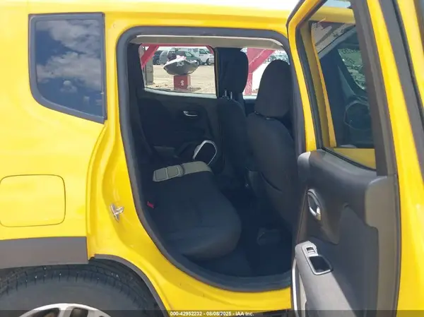 ZACCJABB2JPJ27064 2018 JEEP RENEGADE - Image 8