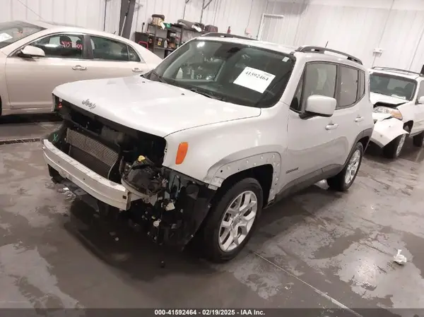 ZACCJABB2JPJ47007 2018 JEEP RENEGADE - Image 2