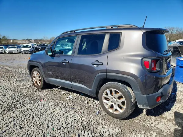 ZACCJABB2JPJ66589 2018 JEEP RENEGADE - Image 2