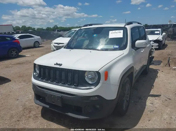 ZACCJABB2JPJ71212 2018 JEEP RENEGADE - Image 2