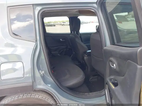 ZACCJABB3HPF23873 2017 JEEP RENEGADE - Image 8