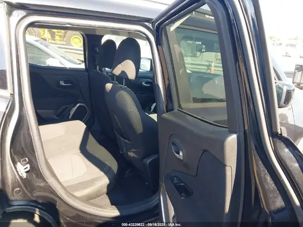 ZACCJABB3HPF51138 2017 JEEP RENEGADE - Image 8