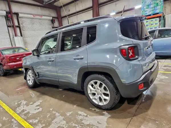 ZACCJABB3HPF76184 2017 JEEP RENEGADE - Image 2