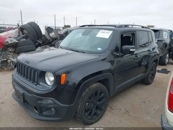 ZACCJABB3HPG25626 2017 JEEP RENEGADE - Image 2