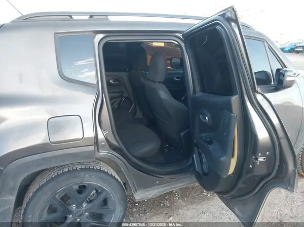 ZACCJABB3HPG37761 2017 JEEP RENEGADE - Image 8