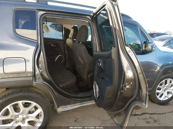 ZACCJABB3HPG52311 2017 JEEP RENEGADE - Image 8