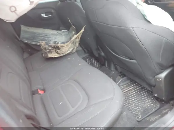 ZACCJABB3JPG91146 2018 JEEP RENEGADE - Image 8