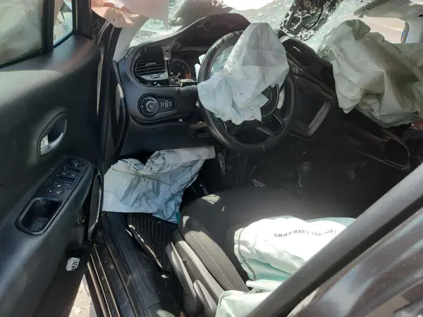 ZACCJABB3JPG97612 2018 JEEP RENEGADE - Image 8