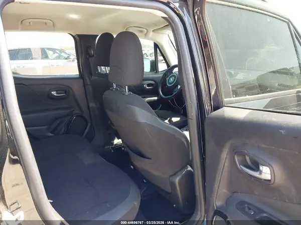 ZACCJABB3JPH00301 2018 JEEP RENEGADE - Image 8