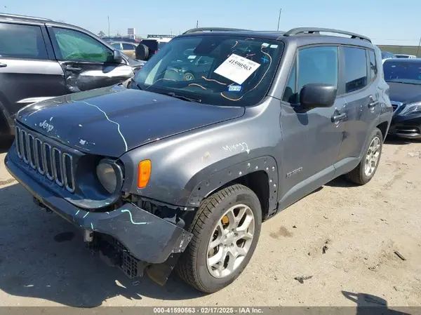 ZACCJABB3JPH06633 2018 JEEP RENEGADE - Image 2