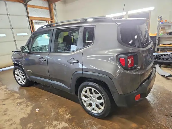 ZACCJABB3JPH15610 2018 JEEP RENEGADE - Image 2