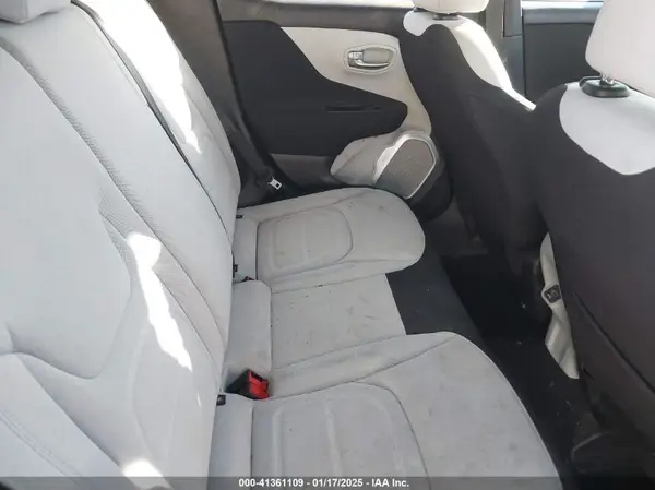 ZACCJABB3JPJ20544 2018 JEEP RENEGADE - Image 8