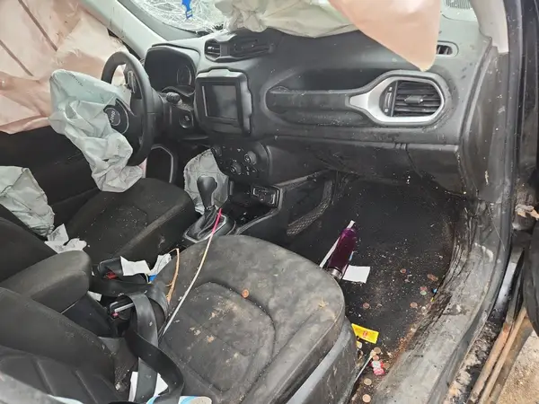 ZACCJABB3JPJ20656 2018 JEEP RENEGADE - Image 8