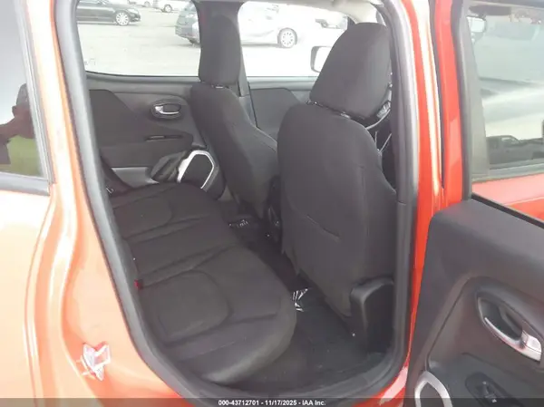 ZACCJABB3JPJ65743 2018 JEEP RENEGADE - Image 8