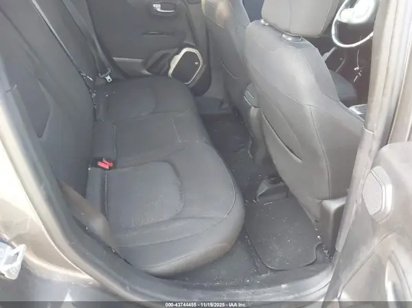ZACCJABB4HPE40565 2017 JEEP RENEGADE - Image 8