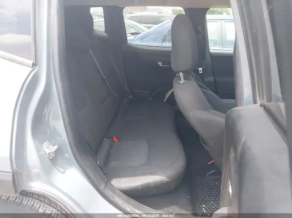 ZACCJABB4HPF76064 2017 JEEP RENEGADE - Image 8