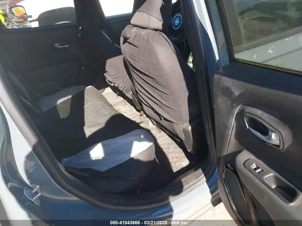ZACCJABB4HPG16935 2017 JEEP RENEGADE - Image 8