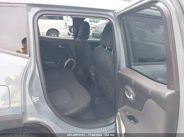 ZACCJABB4HPG26851 2017 JEEP RENEGADE - Image 8