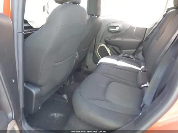 ZACCJABB4HPG33377 2017 JEEP RENEGADE - Image 8