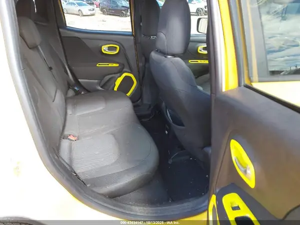 ZACCJABB4HPG45030 2017 JEEP RENEGADE - Image 8