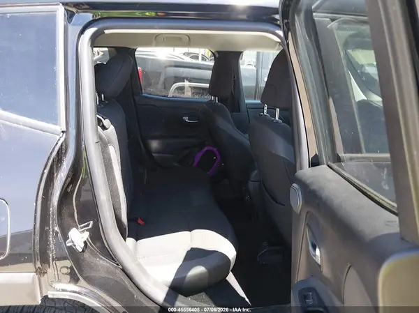ZACCJABB4JPH30357 2018 JEEP RENEGADE - Image 8