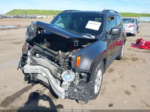 ZACCJABB4JPH44596 2018 JEEP RENEGADE - Image 2