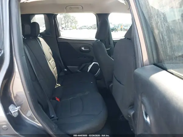 ZACCJABB4JPH44596 2018 JEEP RENEGADE - Image 8