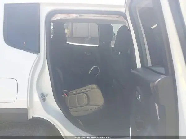 ZACCJABB4JPH46333 2018 JEEP RENEGADE - Image 8