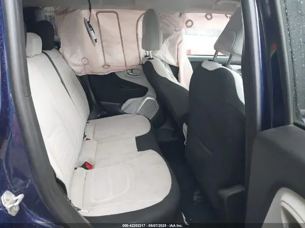 ZACCJABB4JPH62323 2018 JEEP RENEGADE - Image 8