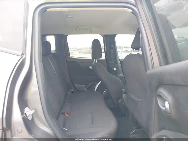 ZACCJABB4JPH82491 2018 JEEP RENEGADE - Image 8
