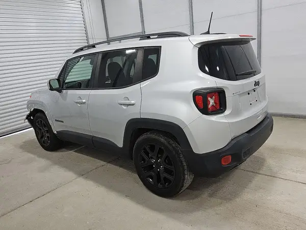 ZACCJABB4JPH97752 2018 JEEP RENEGADE - Image 2