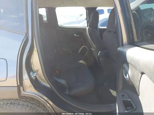 ZACCJABB5HPF45504 2017 JEEP RENEGADE - Image 8
