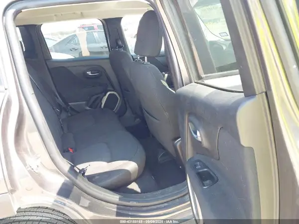 ZACCJABB5HPF86540 2017 JEEP RENEGADE - Image 8