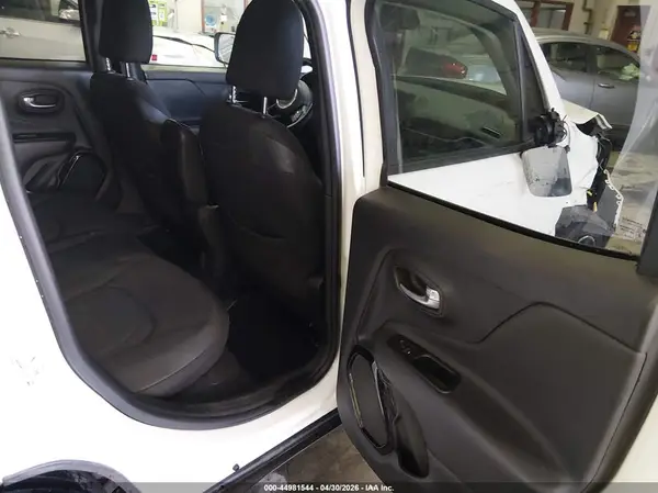 ZACCJABB5HPG27801 2017 JEEP RENEGADE - Image 8
